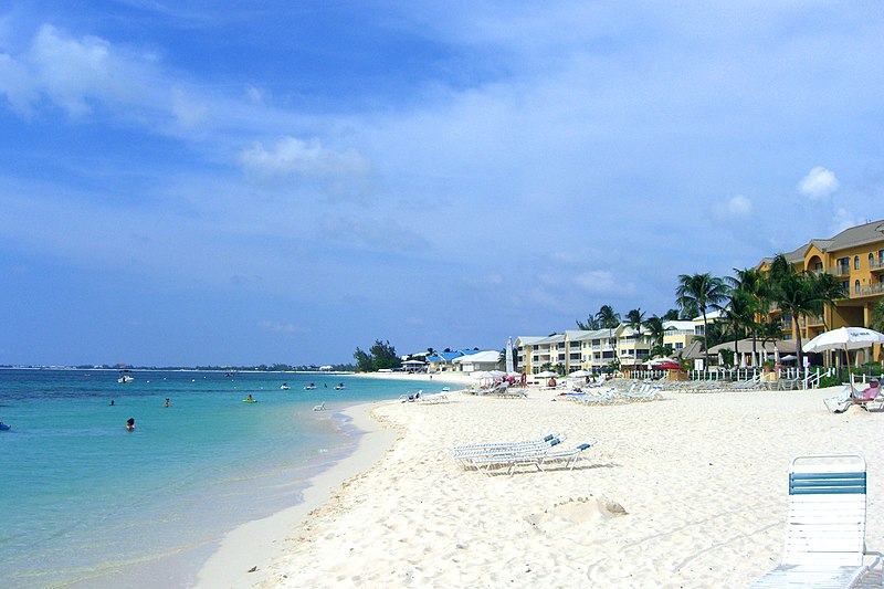 Resorts_on_Seven_Mile_Beach,_Grand_Cayman
